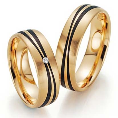 fischer-trauringe-eheringe-carbon-und-apricotgold-23-01080-060